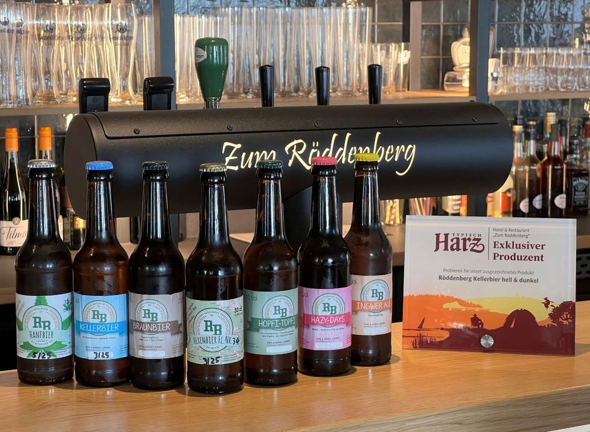 Kellerbier auf einer Theke präsentiert